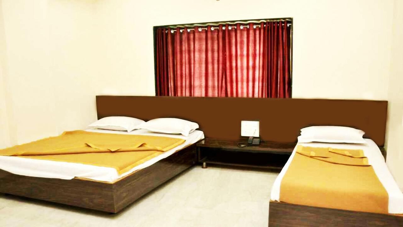 Sai Rajaram Palace Shirdi Ngoại thất bức ảnh
