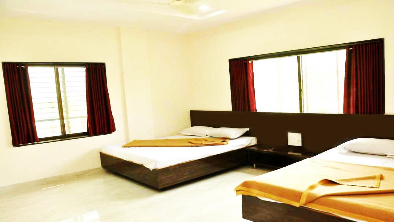 Sai Rajaram Palace Shirdi Ngoại thất bức ảnh