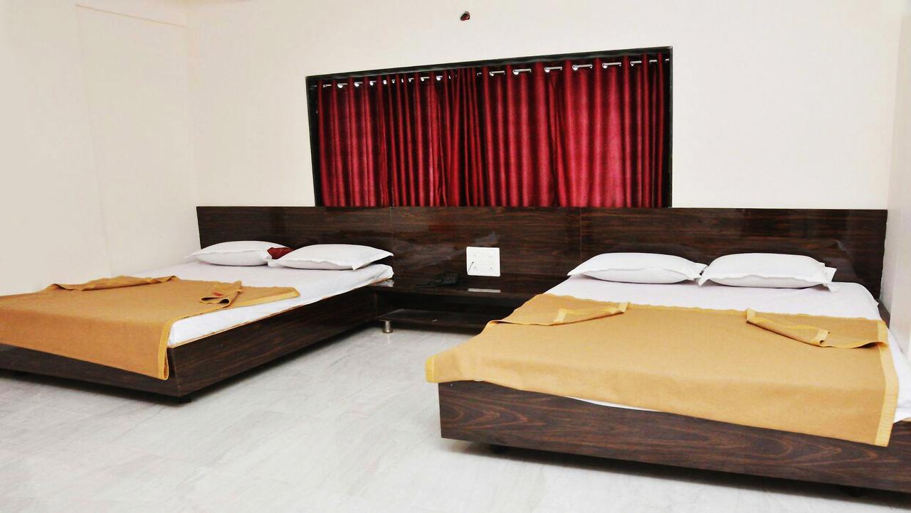 Sai Rajaram Palace Shirdi Ngoại thất bức ảnh